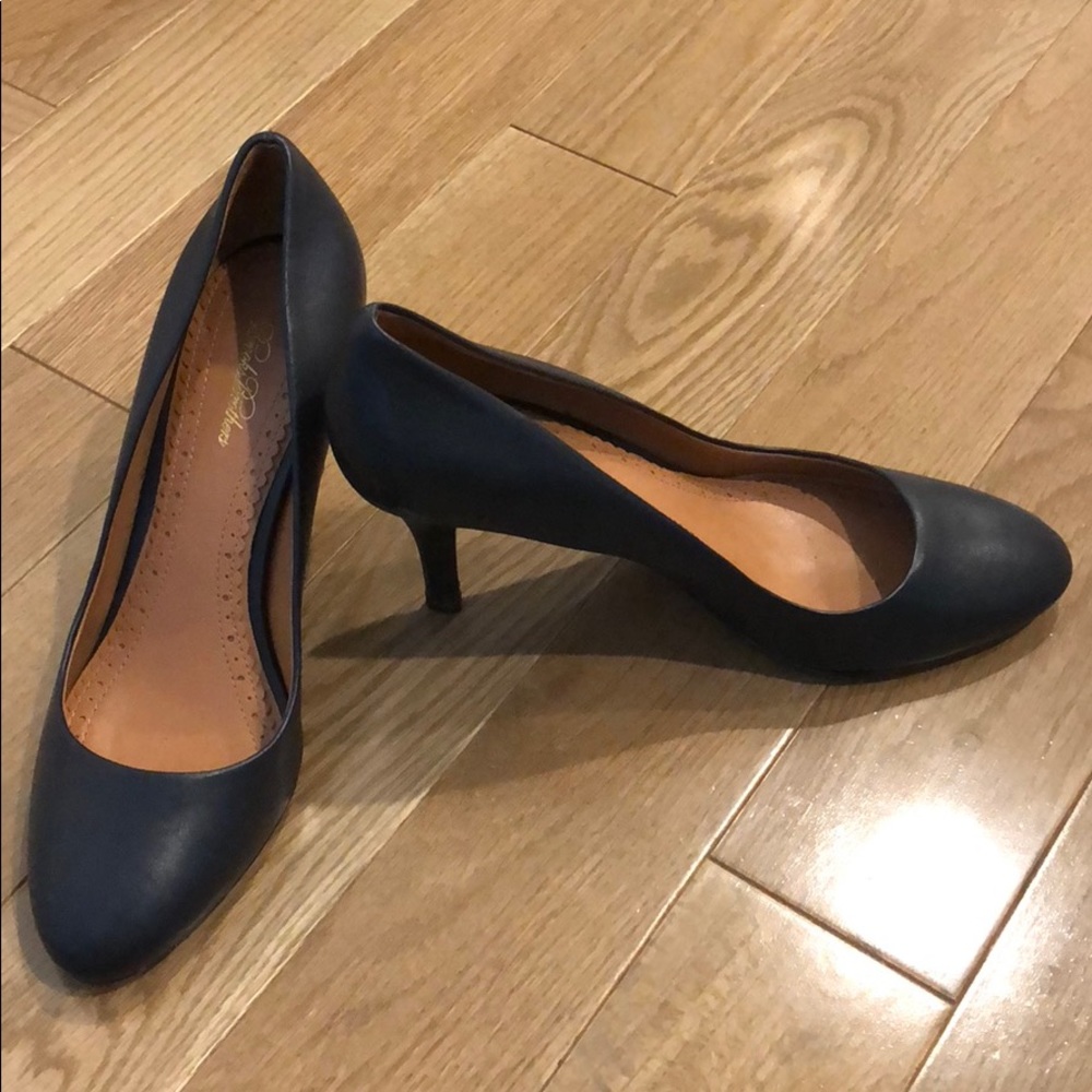 Navy brooks brothers heels